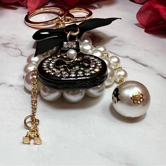 Chic Crystal Perfume Bottle & Pearls Keychain Eiffel Tower Charm - Picture 11 of 16